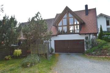 Liebevoll restauriertes und hochwertig ausgebautes Einfamilienhaus in idyllischer Lage in Schöfweg, 94572 Schöfweg, Haus