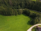 Alleinlage - Sanierungsbedürftige Hofstelle nähe Passau mit viel Grund - Wiesen und Wälder