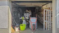 3. Garage mit Zugang zum Keller