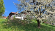 Außenansicht vom Garten - Idyllisches Landhaus mit unverbaubarer Aussicht im Bayerischen Wald