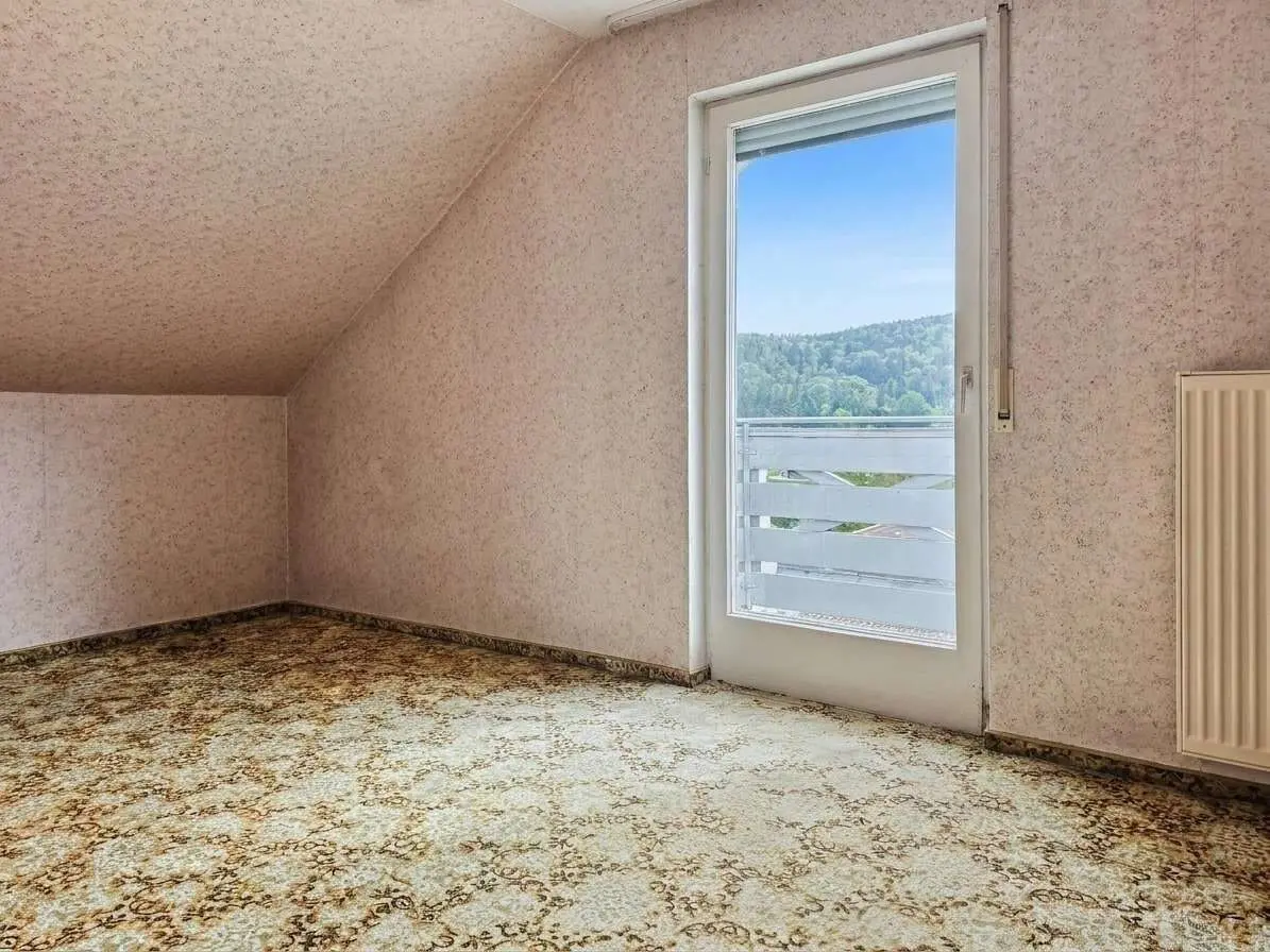 1. Schlafzimmer OG mit Zugang Balkon