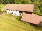 VERKAUFT!!! Ruhe pur! Bauernhaus mit großem Grundstück in ruhiger Weilerlage inmitten der Natur. - Luftaufnahme