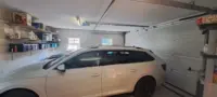 Doppelgarage mit elektrischem Tor