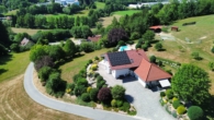 Luftaufnahme - Sehr gepflegtes Einfamilienhaus in der Natur