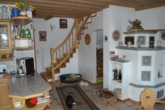 VERKAUFT!!! Hochwertig ausgestattetes Wohnhaus mit Werkstatt in ruhiger Ortsrandlage - Treppe zum OG