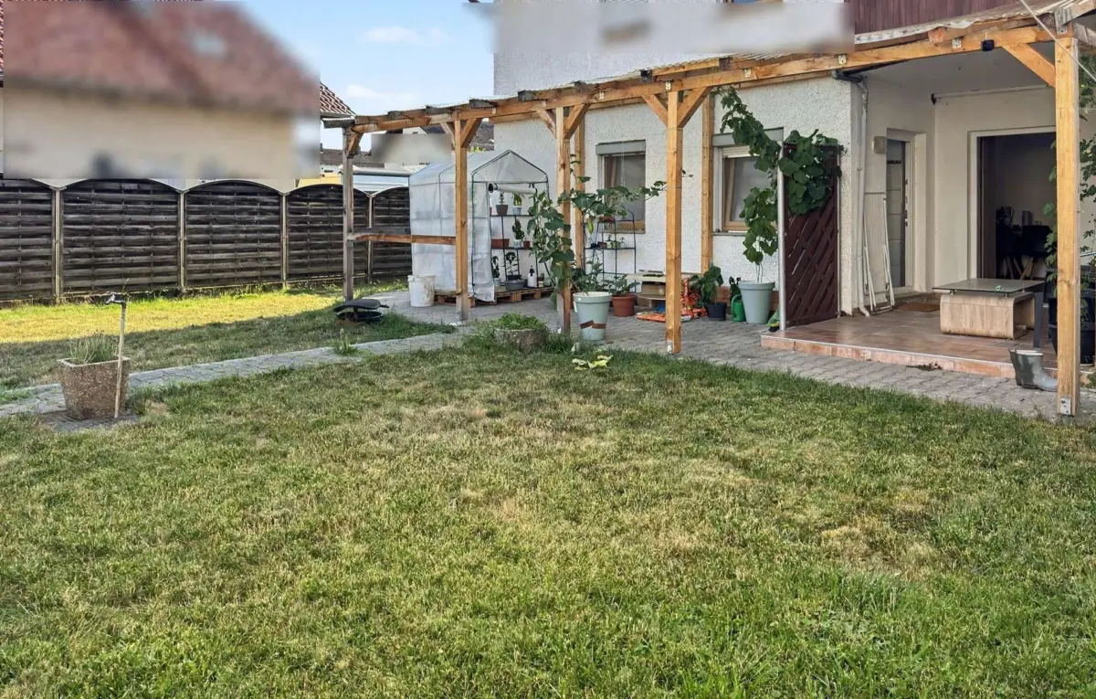 Terrasse und eigener Garten