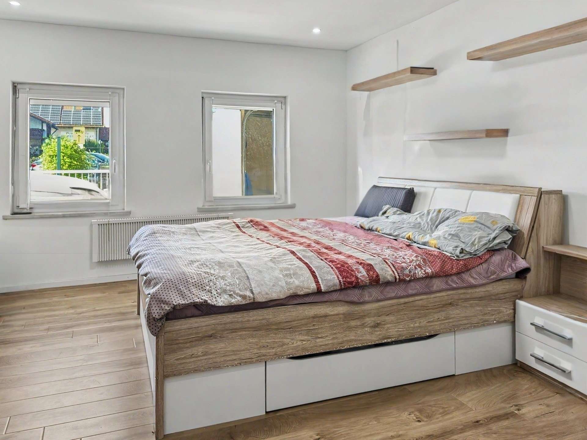 Schlafzimmer 1