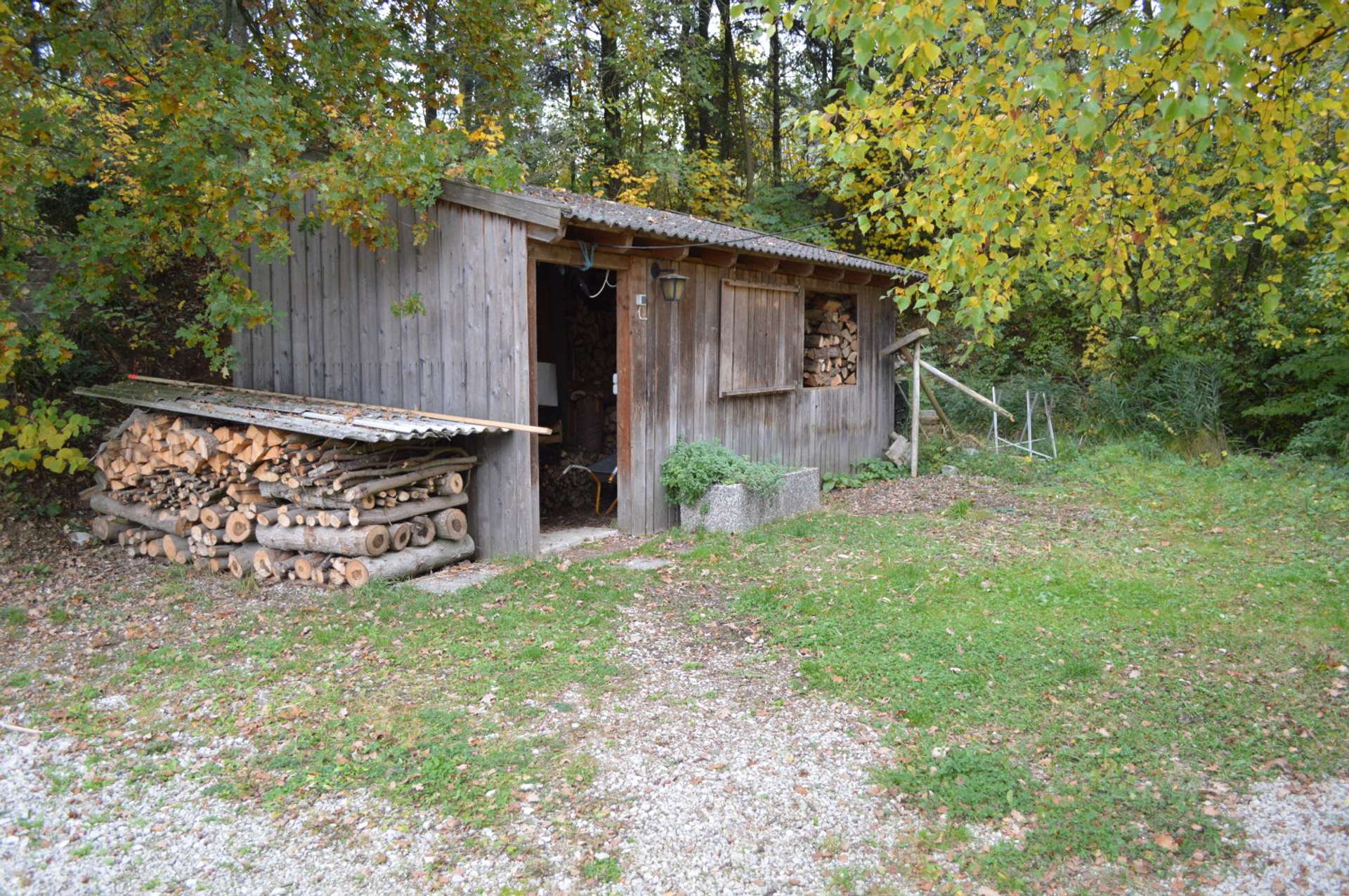 Holzscheune