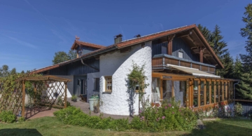 Luxuriöses Landhaus in ruhiger Ortsrandlage bei Grafenau, 94545 Hohenau, Haus