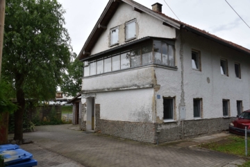 VERKAUFT!!! Renovierungsbedürftige Doppelhaushälfte in einer ruhigen Sackgasse, 94436 Simbach, Doppelhaushälfte