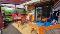 Wintergarten Blick ins Wohn... - Bezauberndes Niedrigenergie-Holzhaus mit Pool