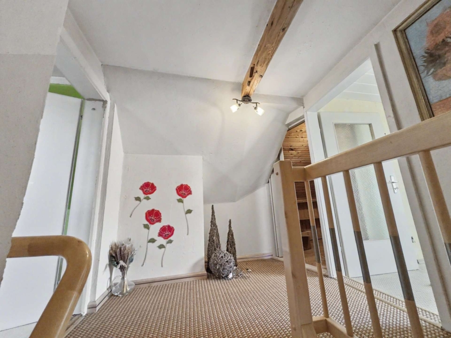 Treppe und Flur DG
