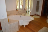 Badezimmer - VERKAUFT!!! Repräsentative Villa in Alleinlage mit großem Parkgrundstück