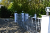 Einfahrtstor - VERKAUFT!!! Repräsentative Villa in Alleinlage mit großem Parkgrundstück