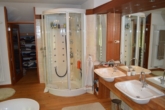 VERKAUFT!!! Repräsentative Villa in Alleinlage mit großem Parkgrundstück - Badezimmer
