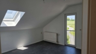 Schlafzimmer Kind OG - Traum-Zweifamilienhaus in idyllischer Alleinlage für Naturliebhaber – mit unbefristetem Wohnrecht